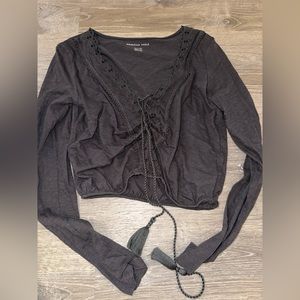 American Eagle dark gray cropped shirt